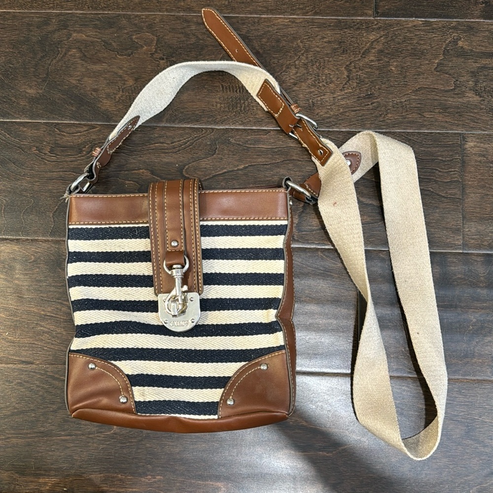 Chaps crossbody purse